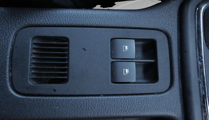 2023 Mahindra Thar LX D AT 4WD HT, Diesel, Automatic, 38,937 km, Driver Side Door Panels Control