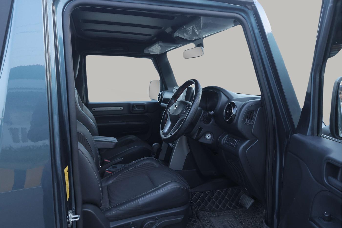 2023 Mahindra Thar LX D AT 4WD HT, Diesel, Automatic, 38,937 km, Right Side Front Door Cabin