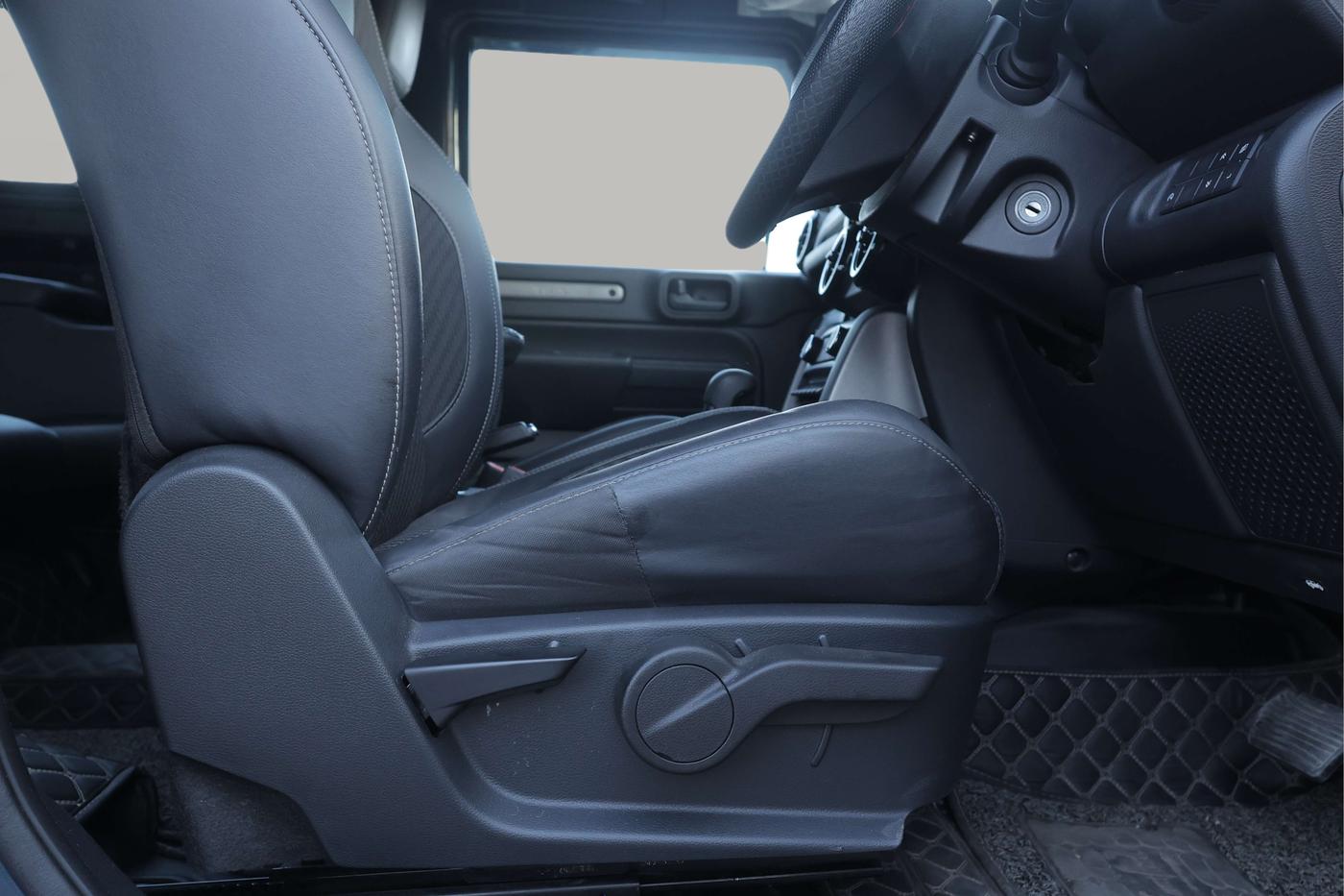 2023 Mahindra Thar LX D AT 4WD HT, Diesel, Automatic, 38,937 km, Driver Side Adjustment Panel