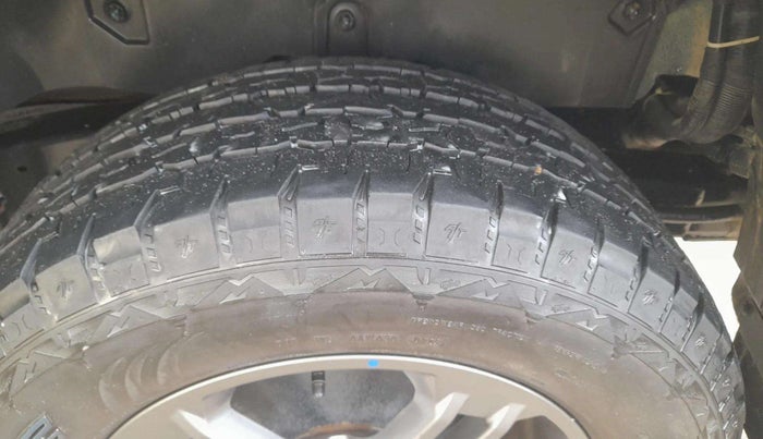 2023 Mahindra Thar LX D AT 4WD HT, Diesel, Automatic, 38,937 km, Right Front Tyre Tread