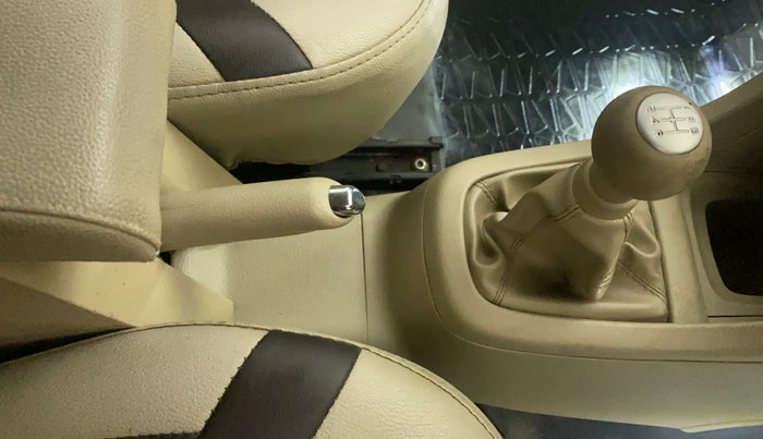 2016 Maruti Swift Dzire ZDI, Diesel, Manual, 95,561 km, Gear Lever