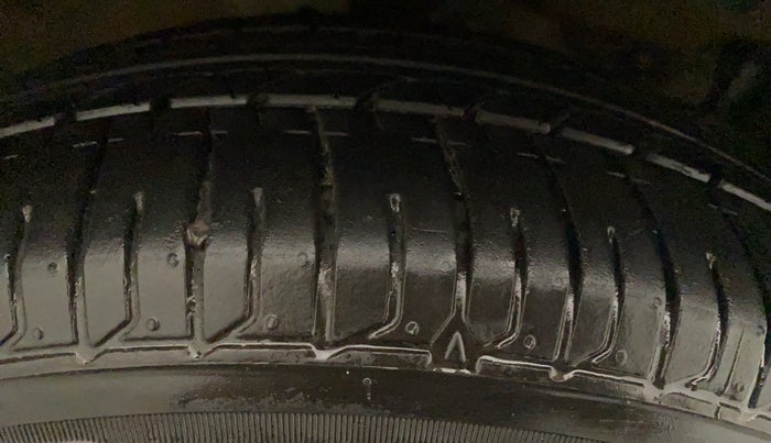 2016 Maruti Swift Dzire ZDI, Diesel, Manual, 95,561 km, Right Rear Tyre Tread