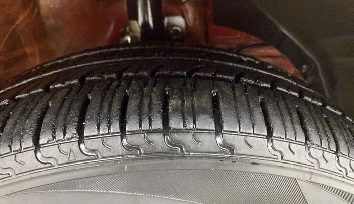 2018 Maruti Swift ZDI AMT, Diesel, Automatic, 69,740 km, Right Front Tyre Tread