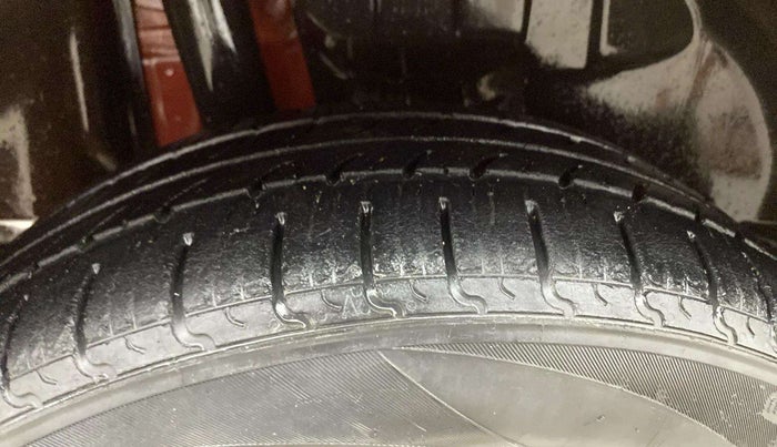 2018 Maruti Swift ZDI AMT, Diesel, Automatic, 69,740 km, Right Rear Tyre Tread