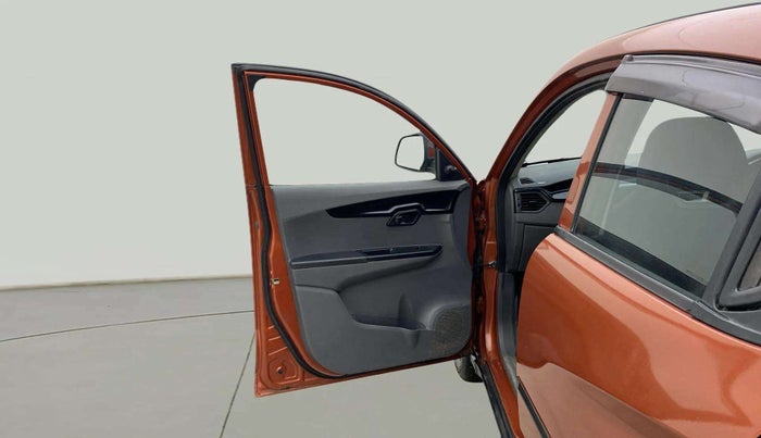 2018 Mahindra KUV 100 NXT K4+ P 6 STR, Petrol, Manual, 56,757 km, LHS Front Door