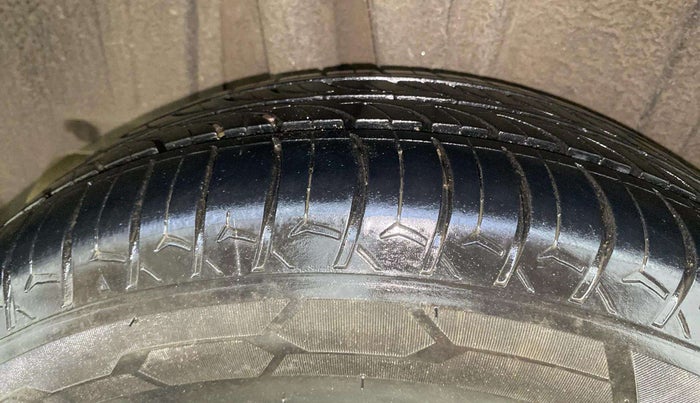 2022 Maruti XL6 ZETA AT, Petrol, Automatic, 63,025 km, Right Rear Tyre Tread