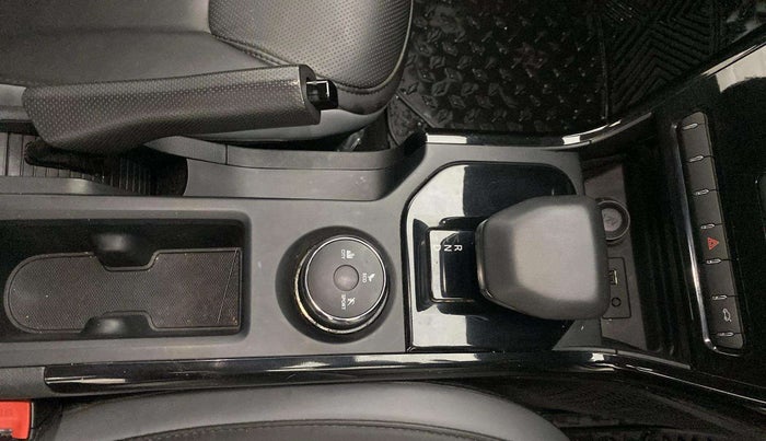2024 Tata NEXON Smart Plus 1.2 Revotron 6 AMT, Petrol, Automatic, 6,439 km, Gear Lever