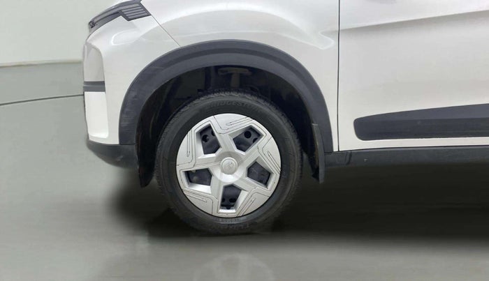 2024 Tata NEXON Smart Plus 1.2 Revotron 6 AMT, Petrol, Automatic, 6,439 km, Left Front Wheel