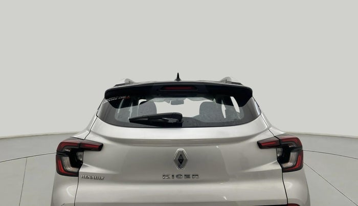 2023 Renault Kiger RXT (O) MT DUAL TONE, Petrol, Manual, 9,528 km, Rear Windshield