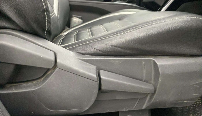 2023 Renault Kiger RXT (O) MT DUAL TONE, Petrol, Manual, 9,528 km, Driver Side Adjustment Panel