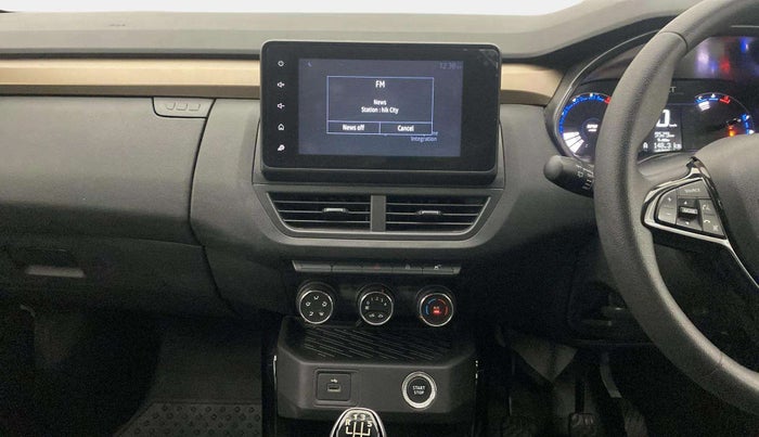 2023 Renault Kiger RXT (O) MT DUAL TONE, Petrol, Manual, 9,528 km, Air Conditioner