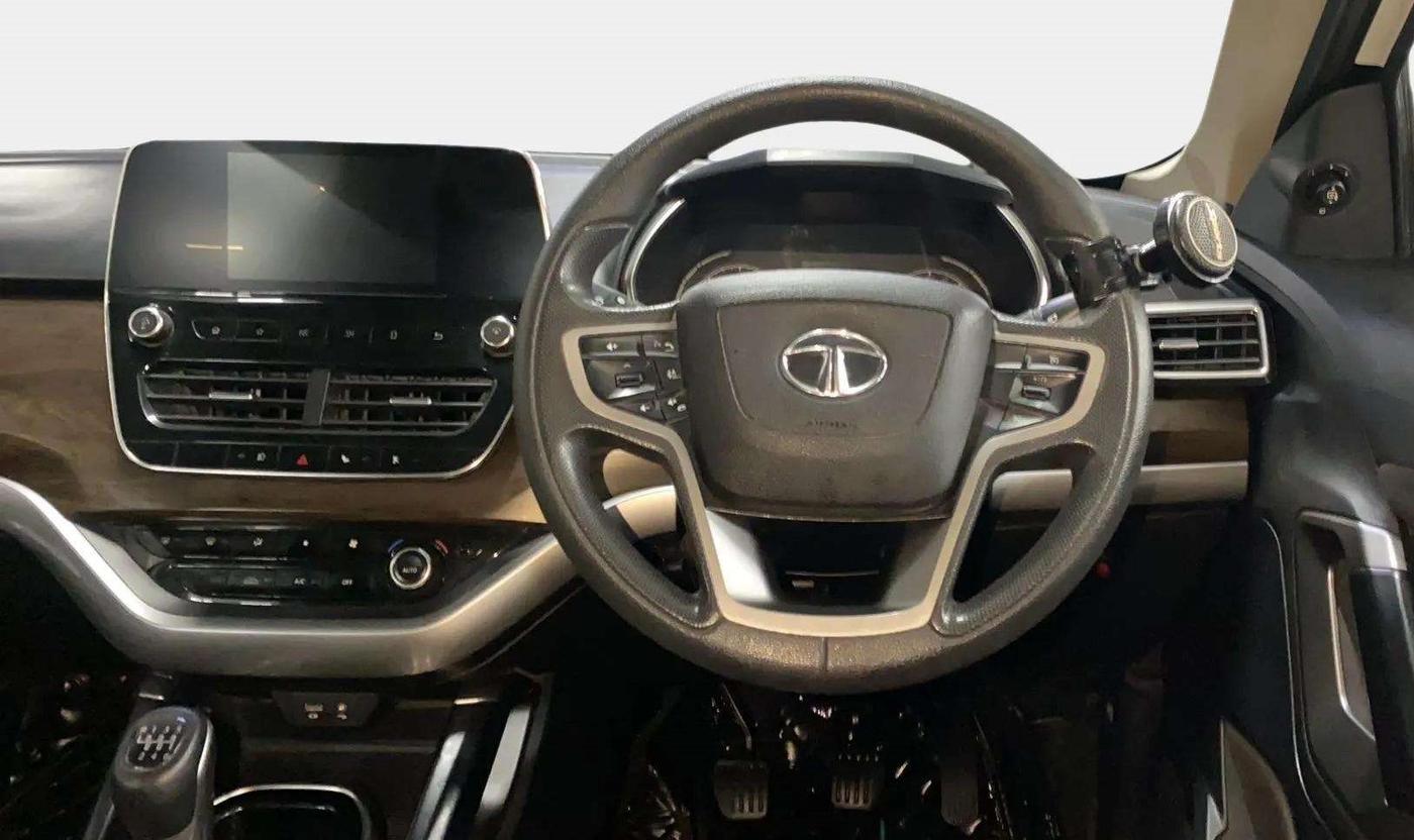 2020 Tata Harrier XT PLUS 2.0L KRYOTEC, Diesel, Manual, 91,185 km, Steering Wheel Close Up