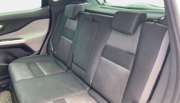 2021 Nissan MAGNITE XV MT, Petrol, Manual, 53,270 km, Right Side Rear Door Cabin