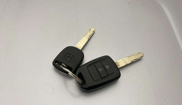 2019 Honda Amaze 1.2L I-VTEC S CVT, Petrol, Automatic, 37,943 km, Key Close Up