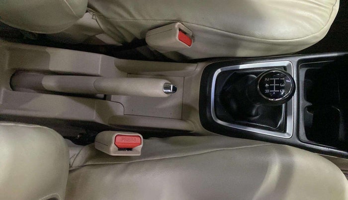 2017 Maruti Dzire VXI, Petrol, Manual, 49,354 km, Gear Lever