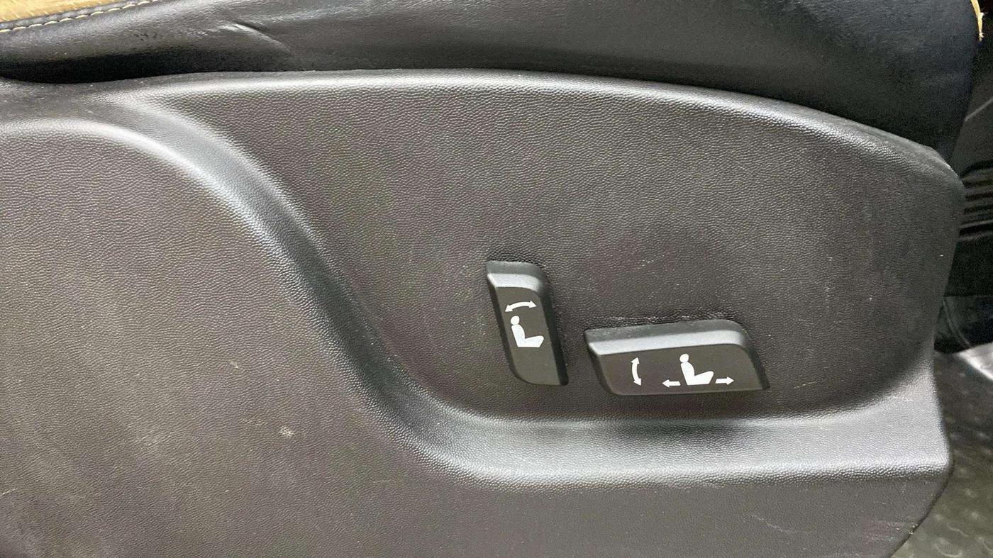 2020 Mahindra XUV500 W11 AT, Diesel, Automatic, 57,774 km, Driver Side Adjustment Panel