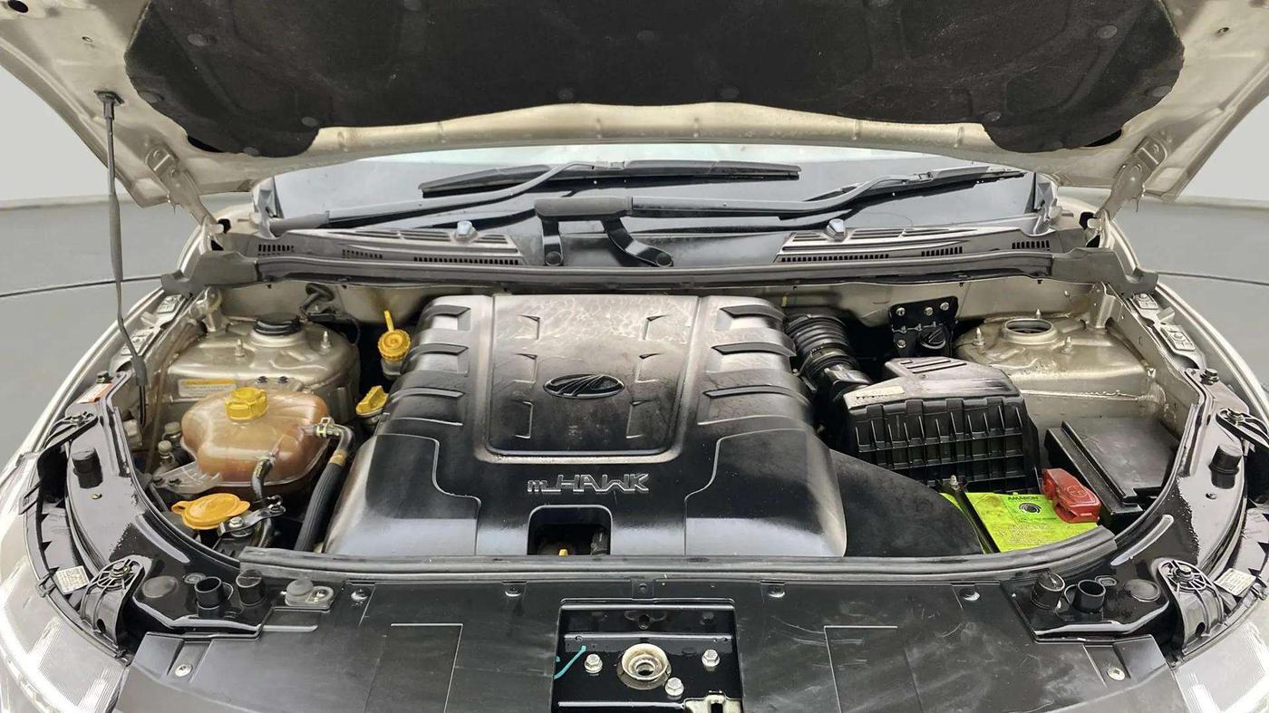 2020 Mahindra XUV500 W11 AT, Diesel, Automatic, 57,774 km, Engine View