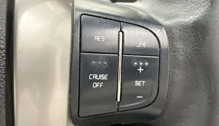 2020 Mahindra XUV500 W11 AT, Diesel, Automatic, 56,899 km, Adaptive Cruise Control