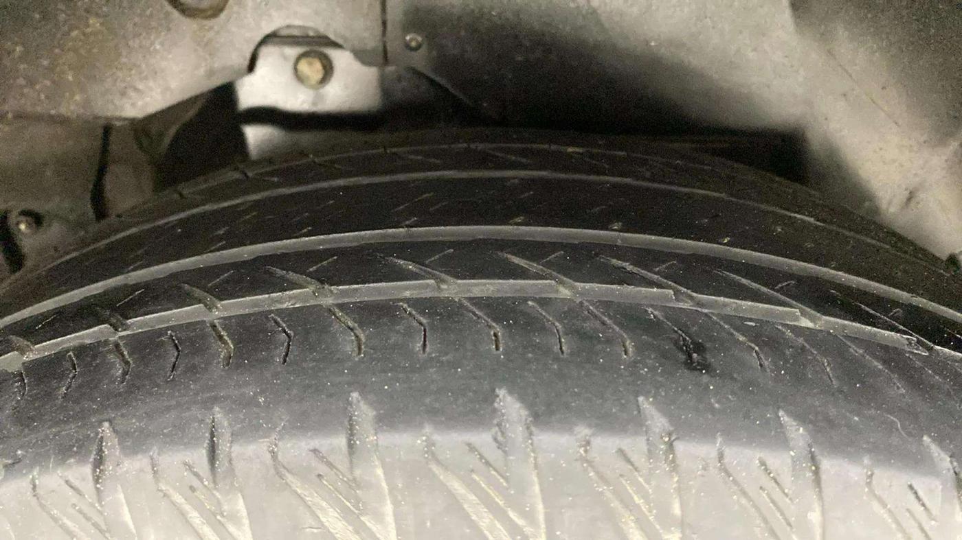 2020 Mahindra XUV500 W11 AT, Diesel, Automatic, 57,774 km, Right Rear Tyre Tread