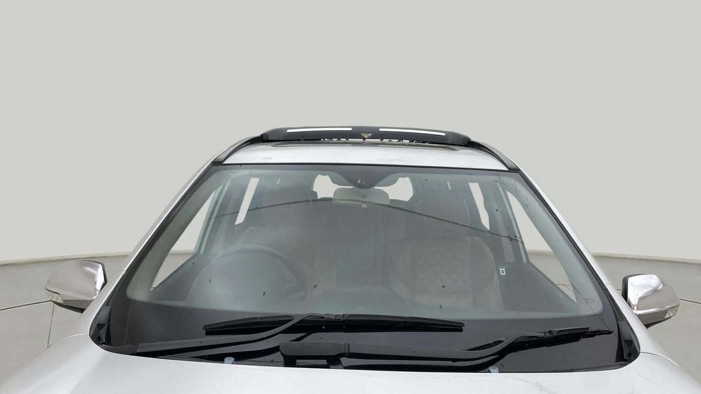 2020 Mahindra XUV500 W11 AT, Diesel, Automatic, 57,774 km, Front Windshield