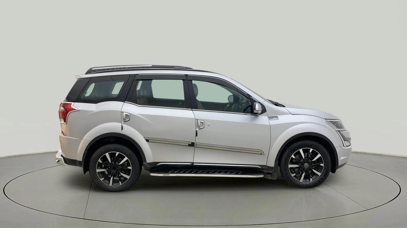 2020 Mahindra XUV500 W11 AT, Diesel, Automatic, 57,774 km, Right Side View