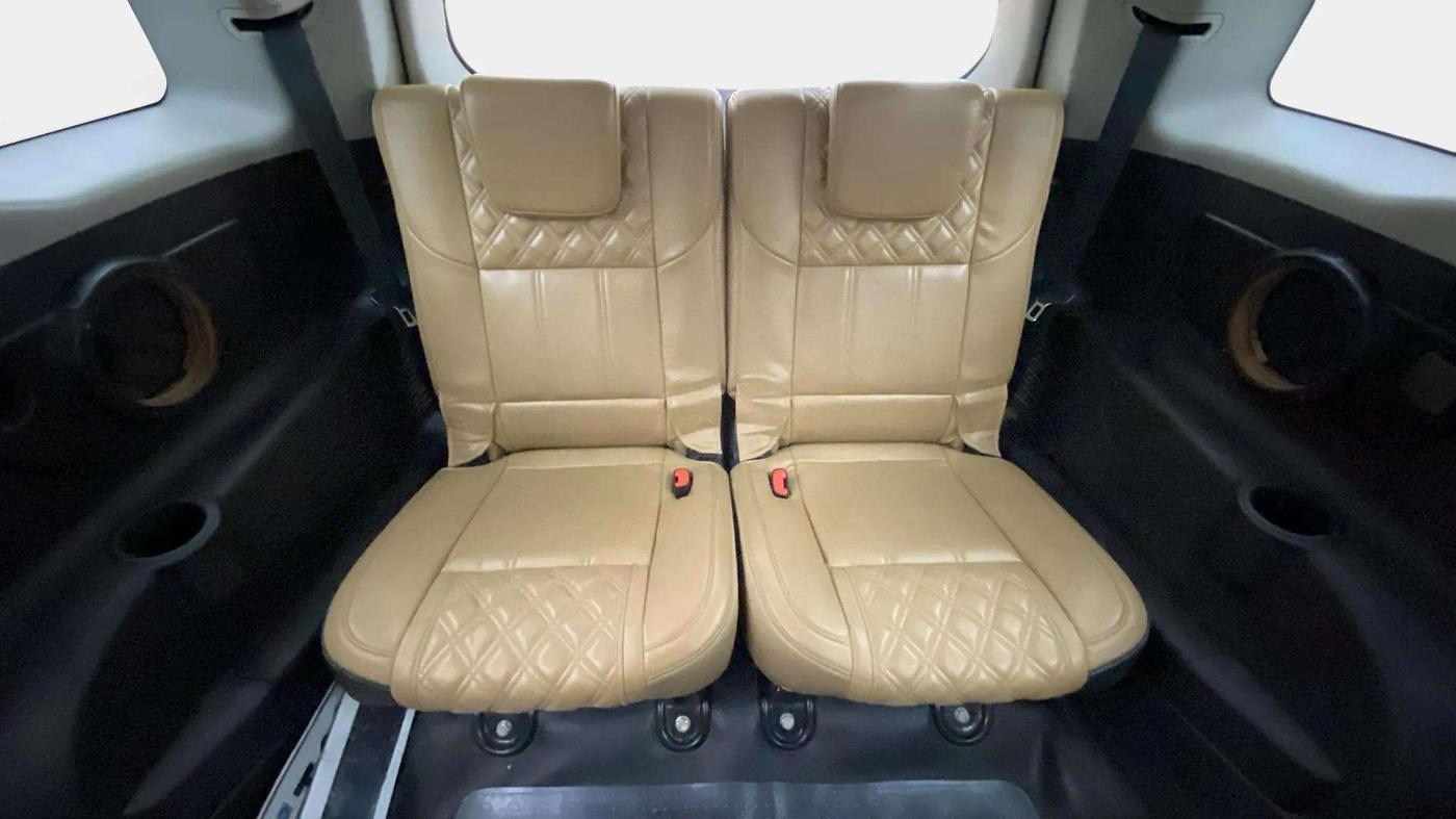 2020 Mahindra XUV500 W11 AT, Diesel, Automatic, 57,774 km, Third Seat Row ( optional )