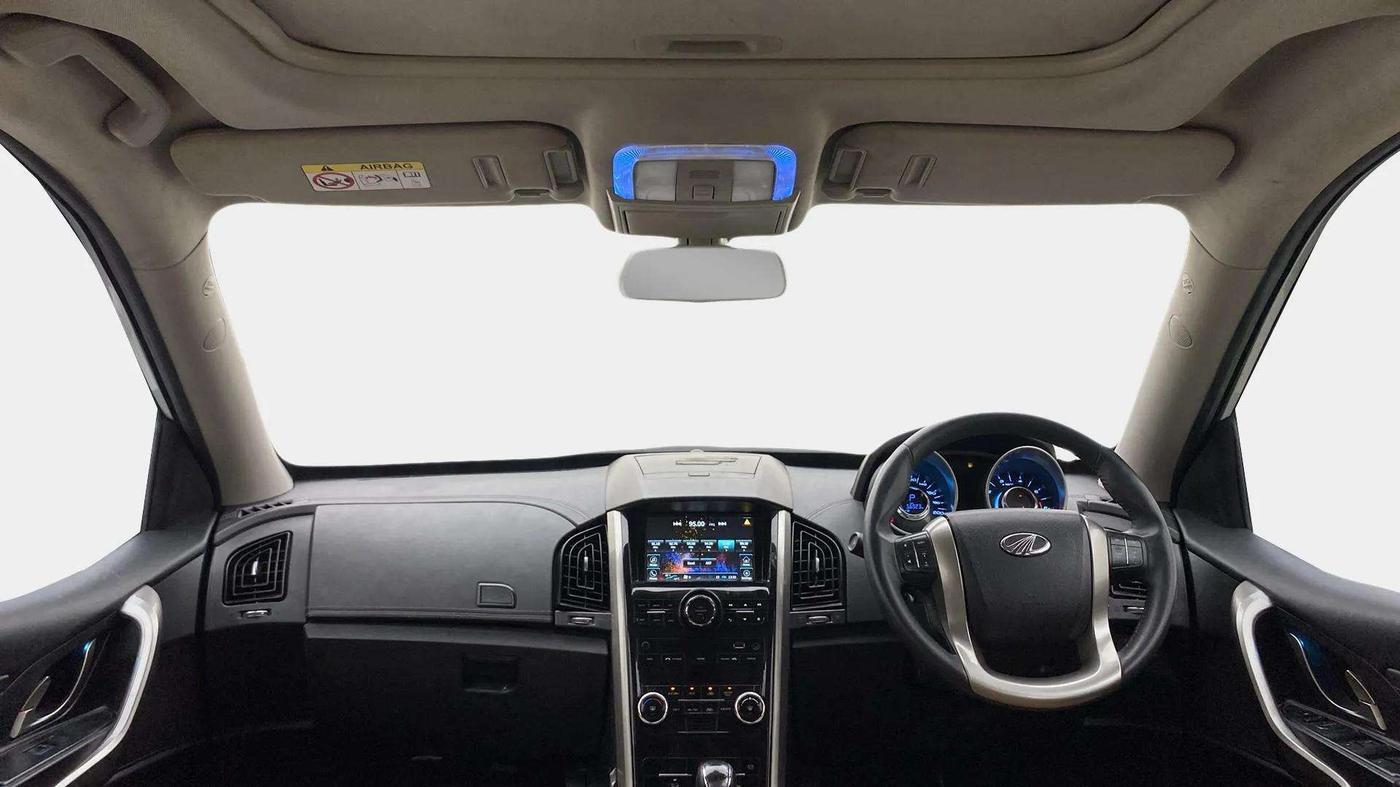 2020 Mahindra XUV500 W11 AT, Diesel, Automatic, 57,774 km, Dashboard