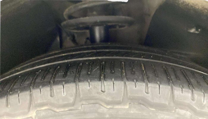 2020 Mahindra XUV500 W11 AT, Diesel, Automatic, 56,899 km, Right Front Tyre Tread