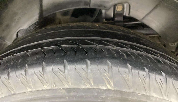 2020 Mahindra XUV500 W11 AT, Diesel, Automatic, 56,899 km, Left Rear Tyre Tread