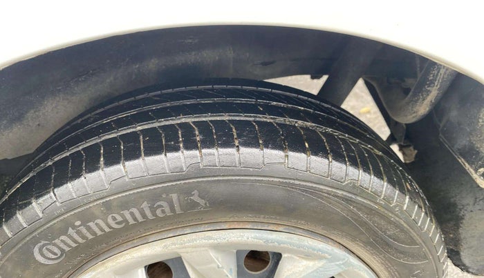2015 Maruti Wagon R 1.0 VXI, Petrol, Manual, 60,778 km, Left Rear Tyre Tread