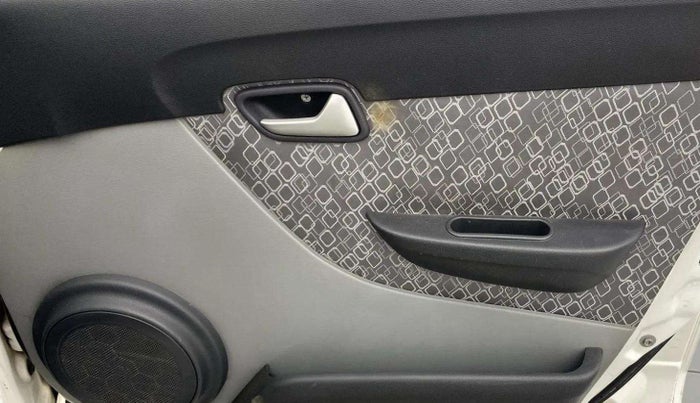 2017 Maruti Alto 800 LXI, Petrol, Manual, 14,040 km, Driver Side Door Panels Control