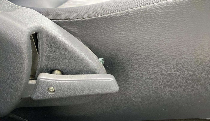 2017 Maruti Alto 800 LXI, Petrol, Manual, 14,040 km, Driver Side Adjustment Panel