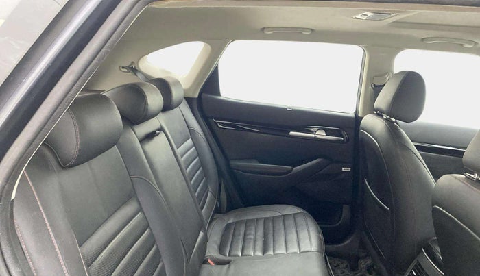 2021 KIA SELTOS GTX PLUS AT 1.5 DIESEL, Diesel, Automatic, 82,908 km, Right Side Rear Door Cabin