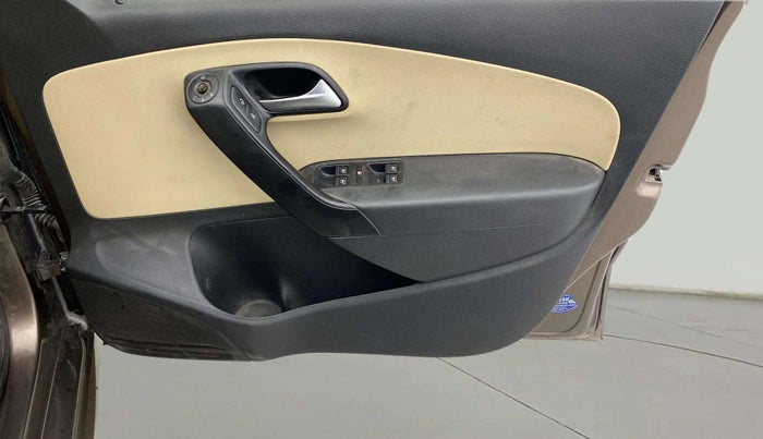 2018 Volkswagen Ameo HIGHLINE DSG 1.5 DIESEL , Diesel, Automatic, 1,27,242 km, Driver Side Door Panels Control