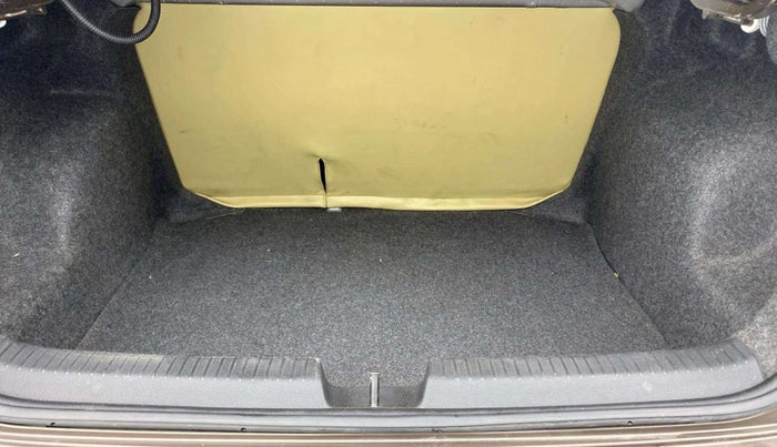 2018 Volkswagen Ameo HIGHLINE DSG 1.5 DIESEL , Diesel, Automatic, 1,27,242 km, Boot Inside