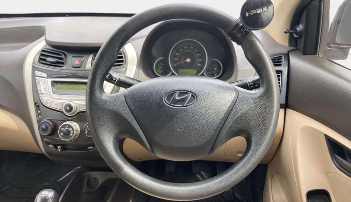 2017 Hyundai Eon MAGNA +, Petrol, Manual, 1,35,843 km, Steering Wheel Close Up