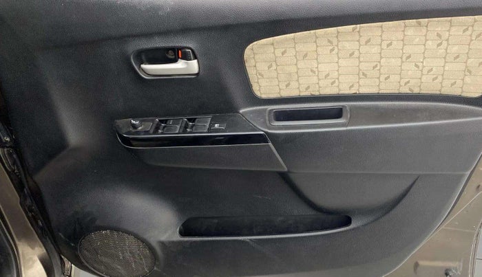 2017 Maruti Wagon R 1.0 VXI+, Petrol, Manual, 42,524 km, Driver Side Door Panels Control