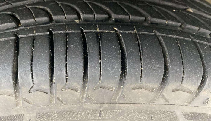 2017 Maruti Wagon R 1.0 VXI+, Petrol, Manual, 42,524 km, Left Front Tyre Tread