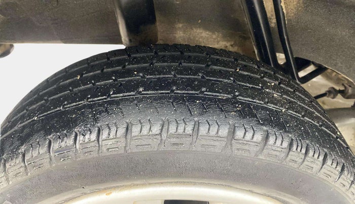 2017 Renault Kwid RXT 1.0, Petrol, Manual, 48,157 km, Right Rear Tyre Tread
