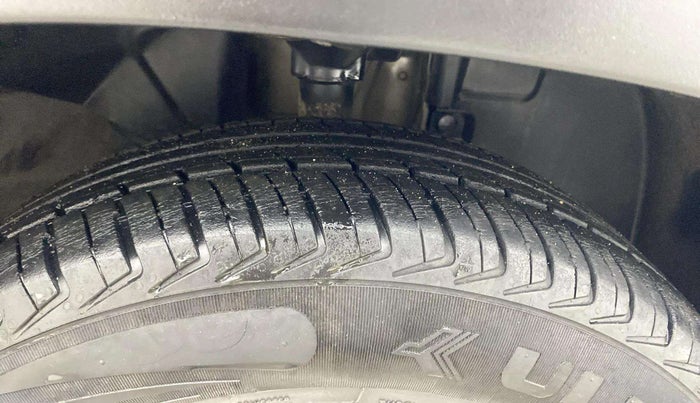 2017 Renault Kwid RXT 1.0, Petrol, Manual, 48,157 km, Right Front Tyre Tread