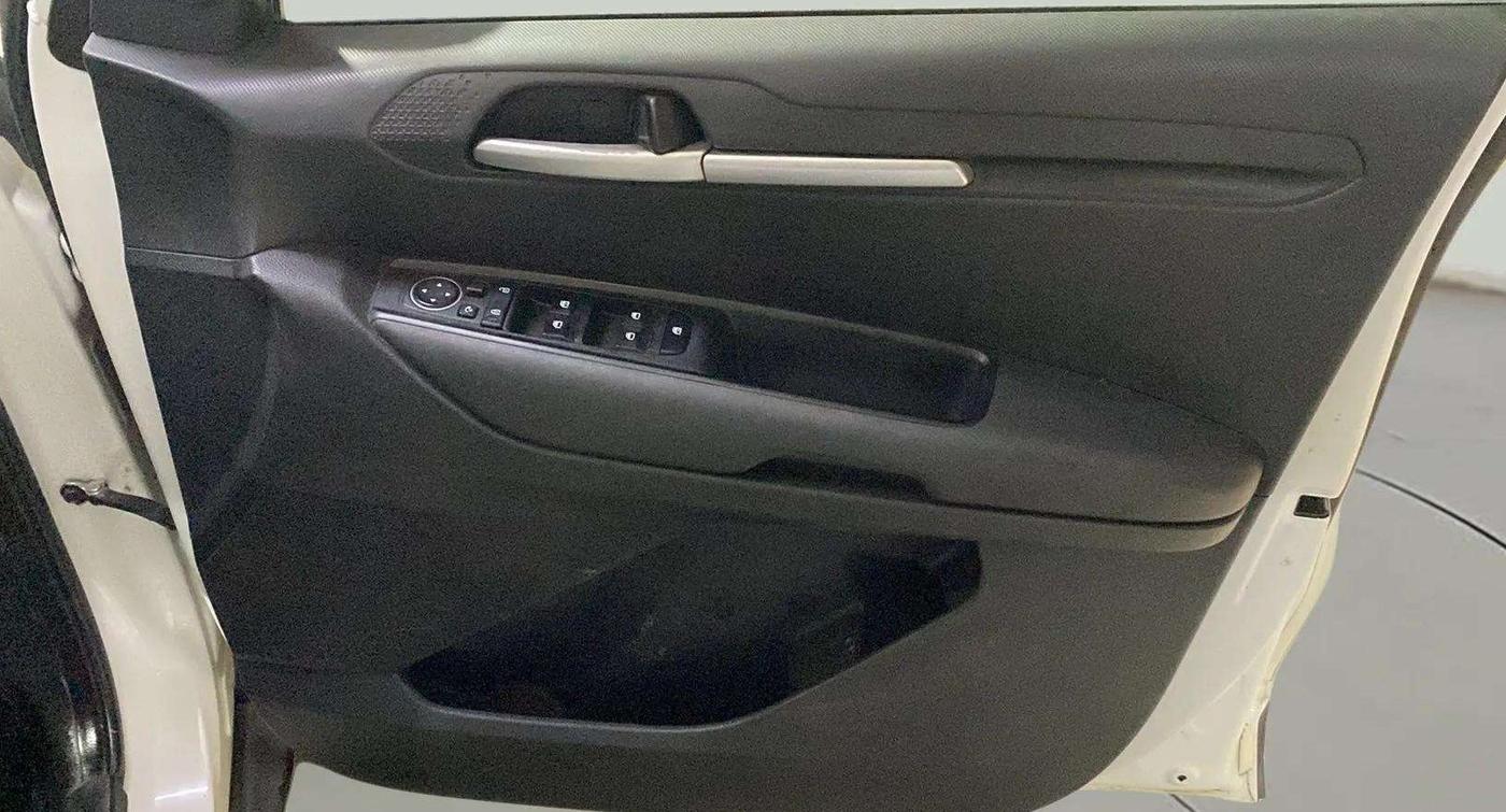 2020 KIA SONET HTK PLUS 1.0 IMT, Petrol, Manual, 47,119 km, Driver Side Door Panels Control