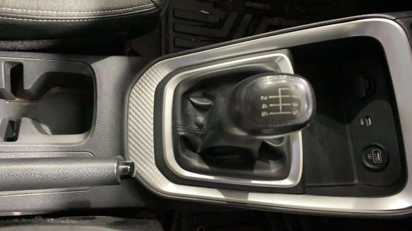 2020 KIA SONET HTK PLUS 1.0 IMT, Petrol, Manual, 47,119 km, Gear Lever