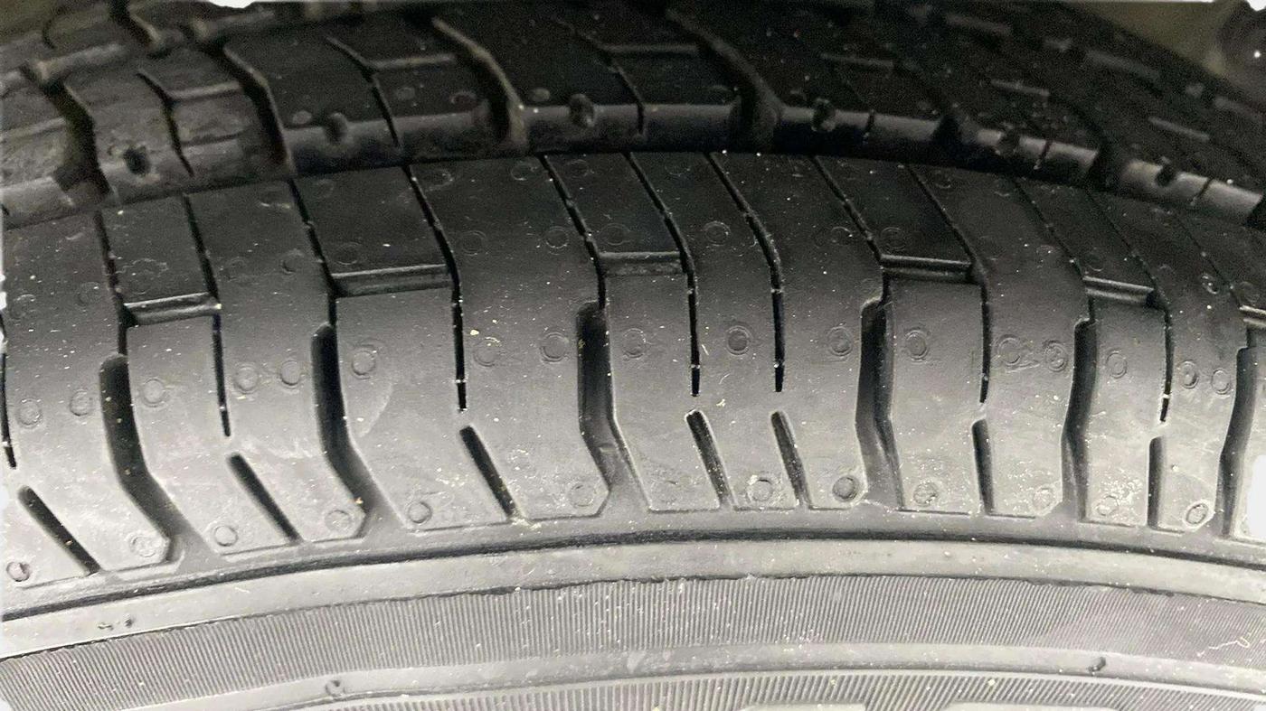 2016 Hyundai i10 MAGNA 1.1, Petrol, Manual, 65,226 km, Right Rear Tyre Tread