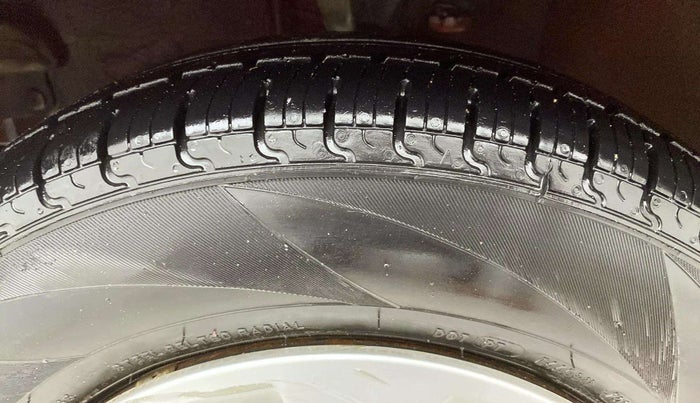 2012 Hyundai i10 MAGNA 1.1, Petrol, Manual, 37,188 km, Left Front Tyre Tread