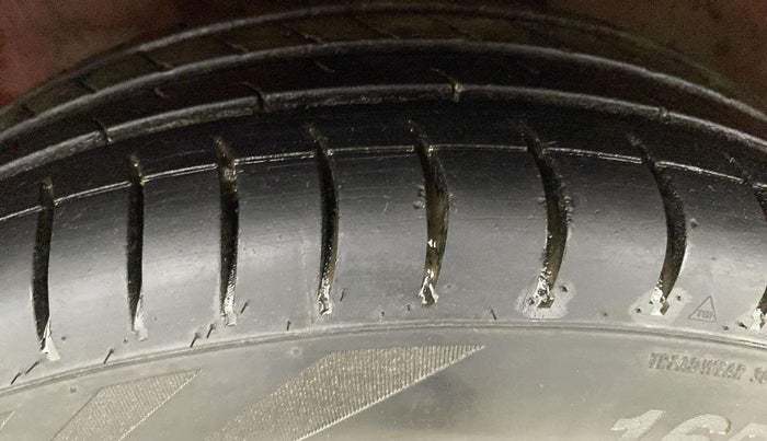2019 Maruti Celerio VXI (O) CNG, CNG, Manual, 60,369 km, Right Front Tyre Tread