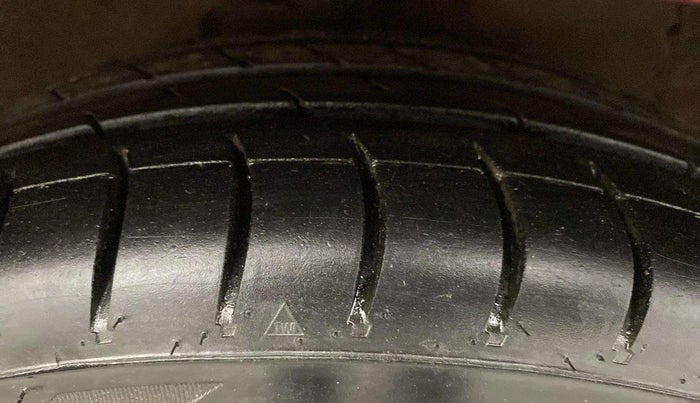 2019 Maruti Celerio VXI (O) CNG, CNG, Manual, 60,369 km, Left Front Tyre Tread