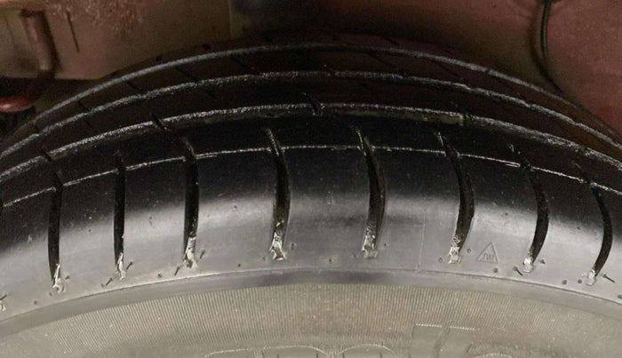2019 Maruti Celerio VXI (O) CNG, CNG, Manual, 60,369 km, Left Rear Tyre Tread