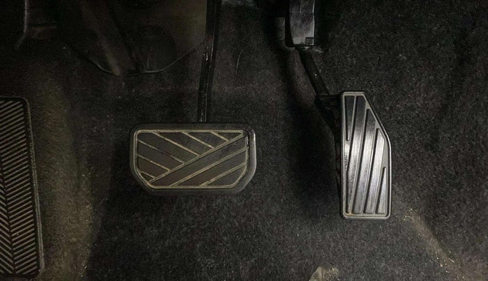 2022 Maruti XL6 ZETA AT, Petrol, Automatic, 26,200 km, Pedals