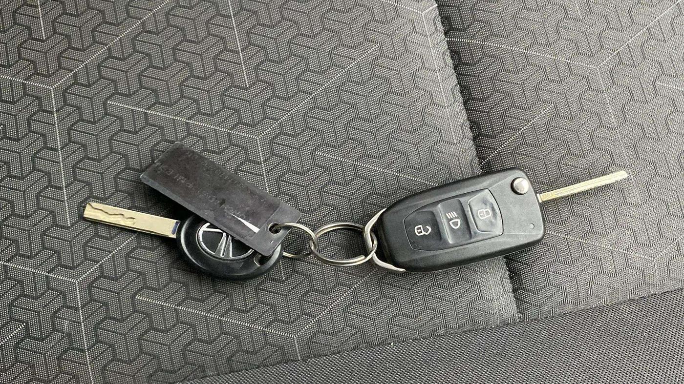 2024 Tata PUNCH ADVENTURE MT, Petrol, Manual, 22,816 km, Key Close Up