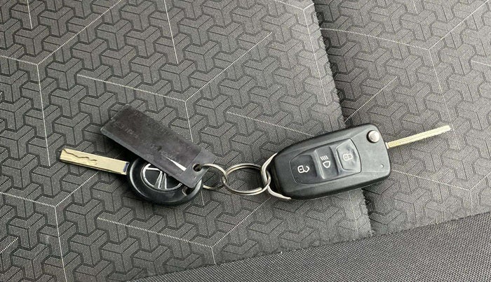 2024 Tata PUNCH ADVENTURE MT, Petrol, Manual, 22,695 km, Key Close Up